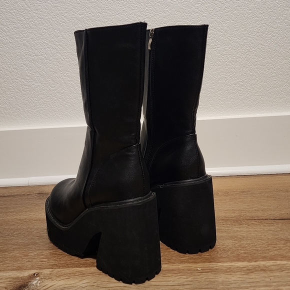 Platform Boots - Picture 2 of 5